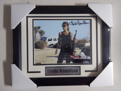 Linda HAMILTON Signed Terminator 8x10 PHOTO FRAMED BAS JSA COA